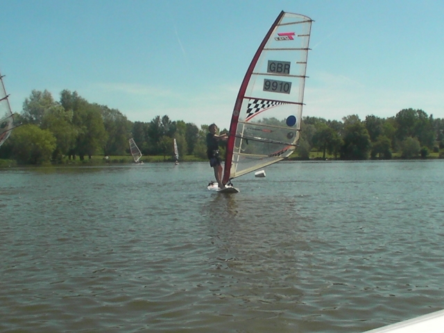  ¡Éxito en el windsurf! 